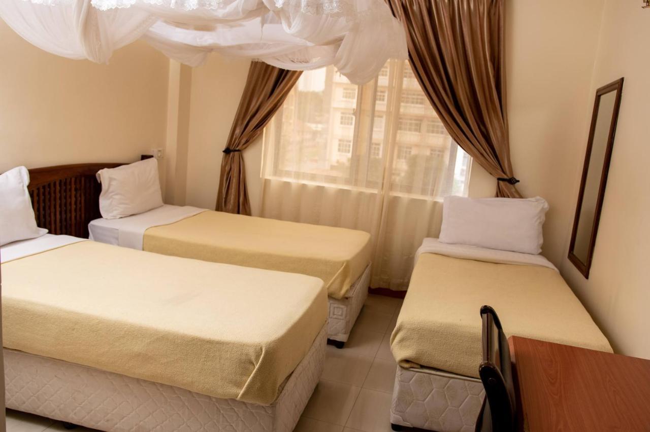 Briston Hotel Arusha Esterno foto