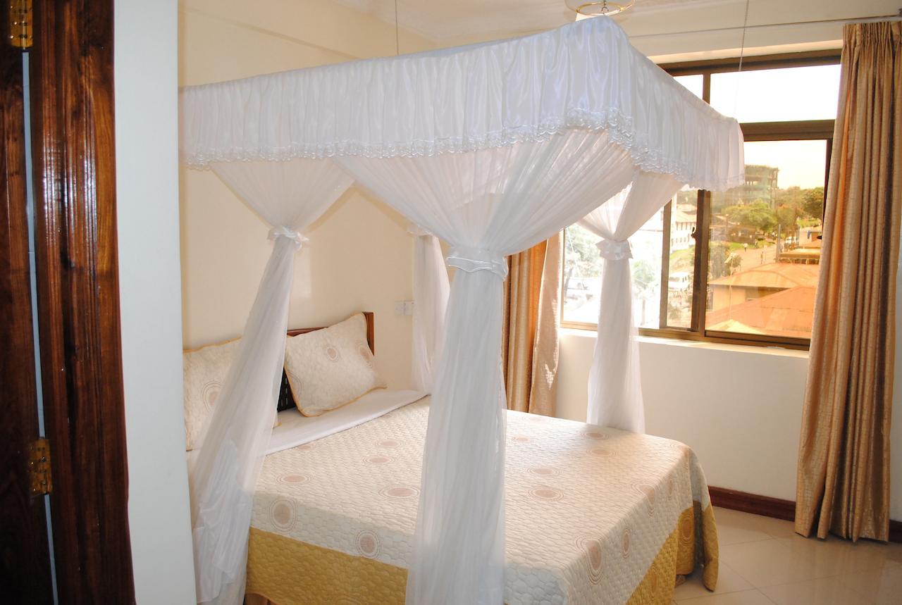 Briston Hotel Arusha Esterno foto